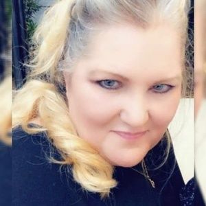 Meet your Posher, Pamela